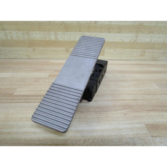 Norgren K81DA06-KC0-KT2-A : Norgren Treadle Valve